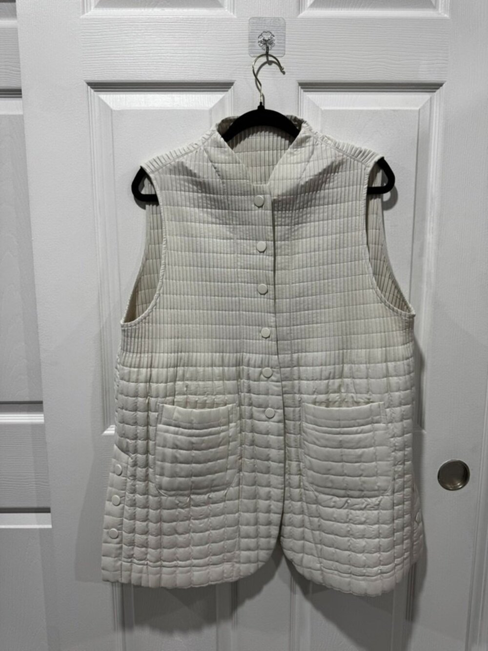 women's quilted snap front vest